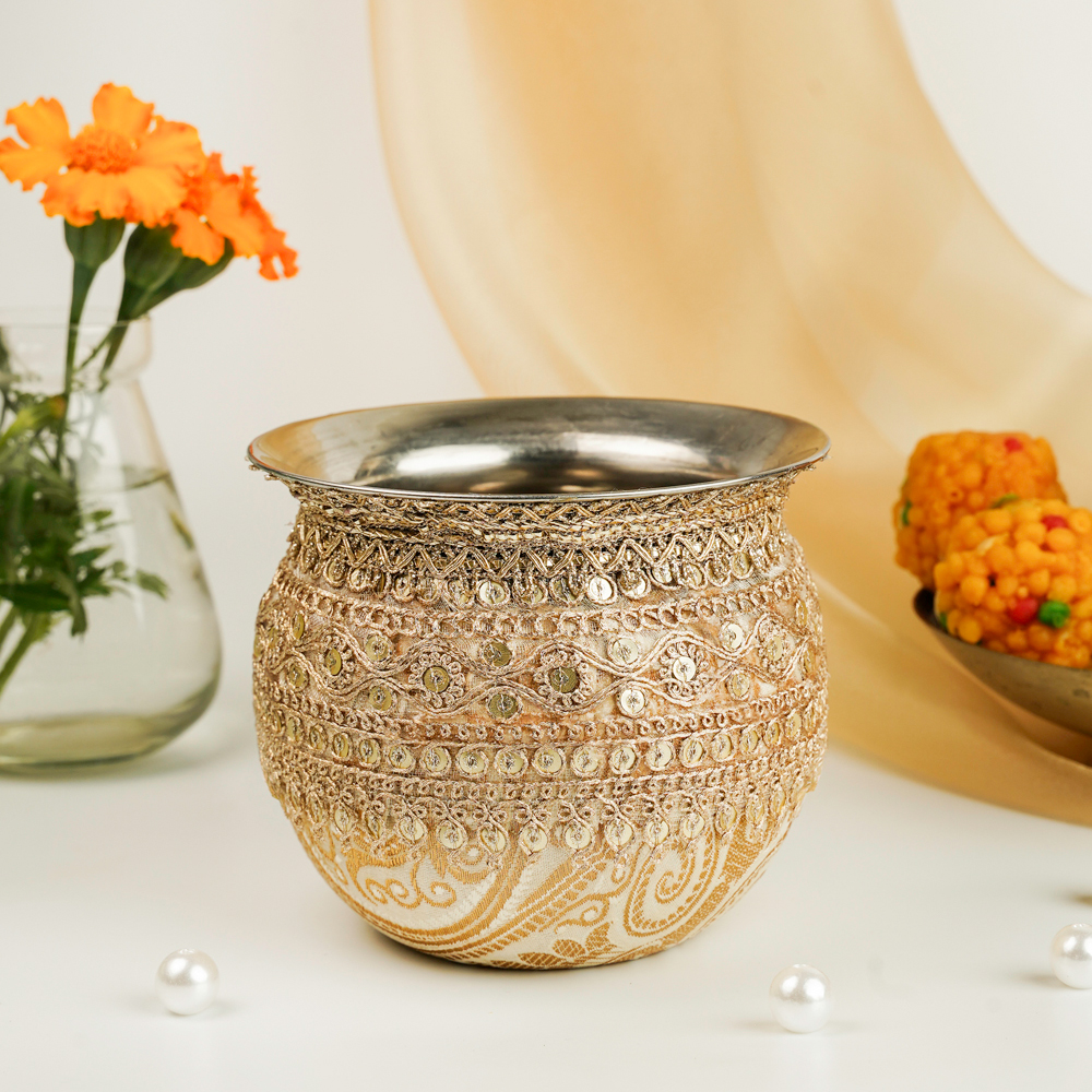 Gadhvi/Glass